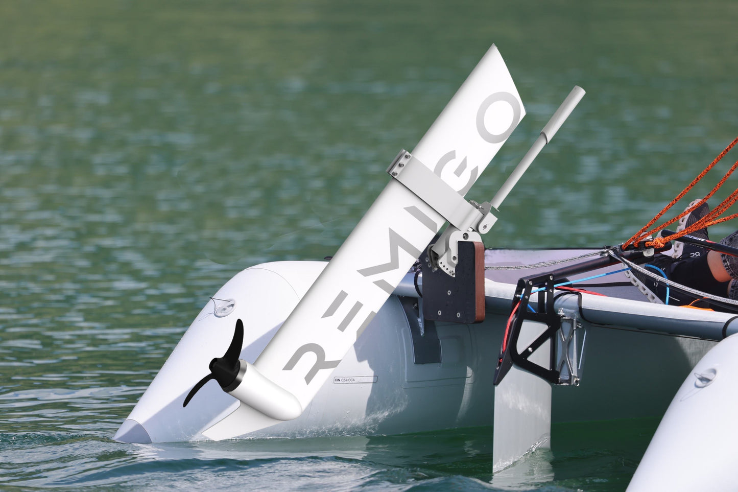 MiniCat GUPPY + REMIGO electric outboard